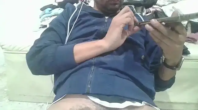 Snapshot of angeljz4 chatting on March 17, 2025, 6:07 am angeljz4 online show from March 17, 2025, 6:07 am