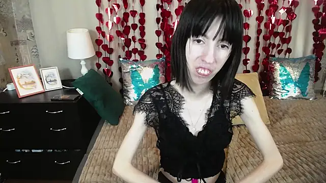 Snapshot of Unusual_G chatting on February 21, 2025, 12:39 pm Unusual G online show from February 21, 2025, 12:39 pm