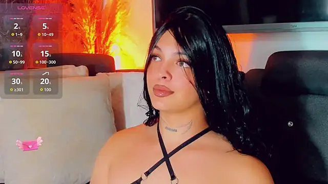 Emmaa Saenz  online show from May 23, 2026, 10:25 pm