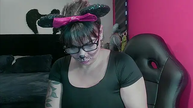 Snapshot of charlotedoll chatting on November 2, 2025, 10:34 pm charlotedoll online show from November 2, 2025, 10:34 pm