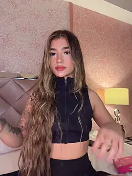 Snapshot of Arianavillada chatting on April 18, 2026, 3:32 am Arianavillada online show from April 18, 2026, 3:32 am