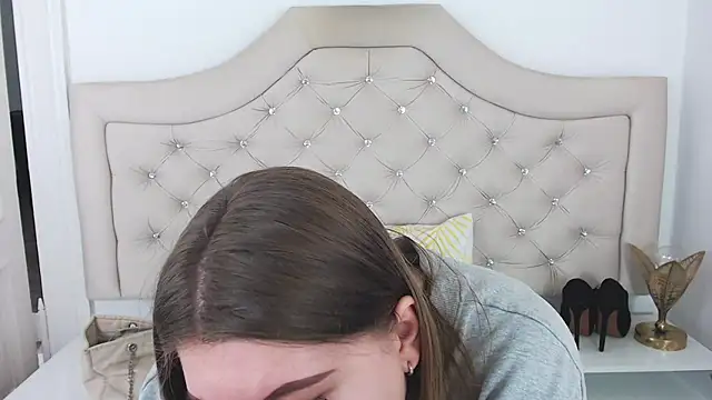 Snapshot of AbbyPleasure chatting on January 28, 2025, 9:51 am AbbyPleasure online show from January 28, 2025, 9:51 am