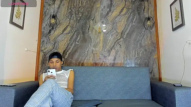 Snapshot of liam_genner_ chatting on December 4, 2024, 7:45 pm liam genner online show from December 4, 2024, 7:45 pm