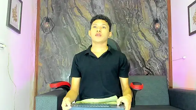 Snapshot of liam_genner_ chatting on January 27, 2025, 7:13 pm liam genner online show from January 27, 2025, 7:13 pm