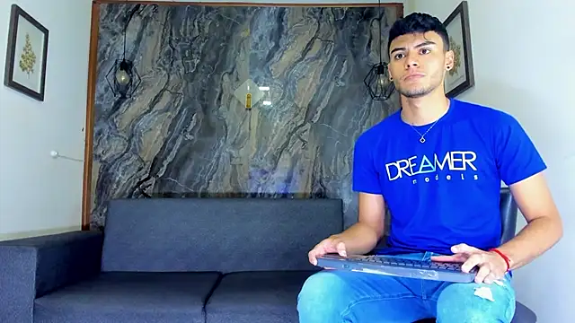 Snapshot of liam_genner_ chatting on January 31, 2025, 7:40 pm liam genner online show from January 31, 2025, 7:40 pm