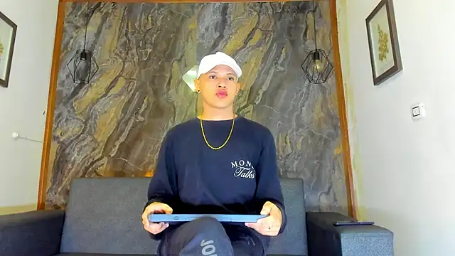 Snapshot of liam_genner_ chatting on February 12, 2025, 7:35 pm liam genner online show from February 12, 2025, 7:35 pm