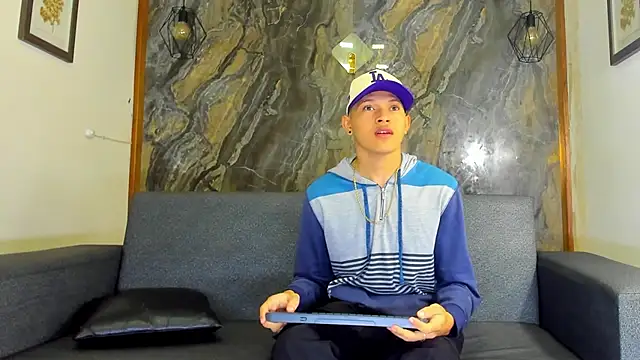 Snapshot of liam_genner_ chatting on February 15, 2025, 7:28 pm liam genner online show from February 15, 2025, 7:28 pm