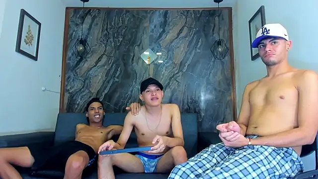 Snapshot of liam_genner_ chatting on February 16, 2025, 10:54 pm liam genner online show from February 16, 2025, 10:54 pm