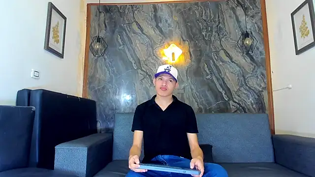 Snapshot of liam_genner_ chatting on February 21, 2025, 7:54 pm liam genner online show from February 21, 2025, 7:54 pm