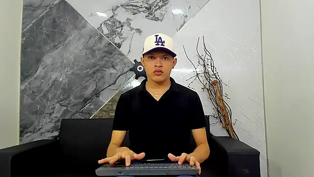 Snapshot of liam_genner_ chatting on March 5, 2025, 7:38 pm liam genner online show from March 5, 2025, 7:38 pm