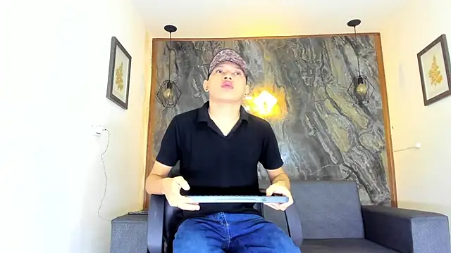 Snapshot of liam_genner_ chatting on March 8, 2025, 8:03 pm liam genner online show from March 8, 2025, 8:03 pm