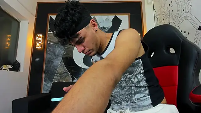 Snapshot of liam_genner_ chatting on March 10, 2025, 8:01 pm liam genner online show from March 10, 2025, 8:01 pm