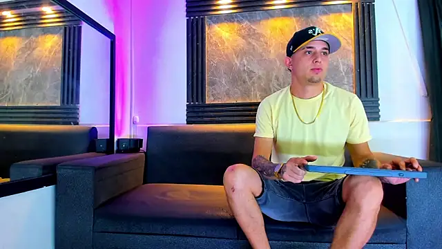 Snapshot of liam_genner_ chatting on September 13, 2025, 7:57 pm liam genner online show from September 13, 2025, 7:57 pm