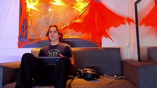 Snapshot of liam_genner_ chatting on October 19, 2025, 8:09 pm liam genner online show from October 19, 2025, 8:09 pm