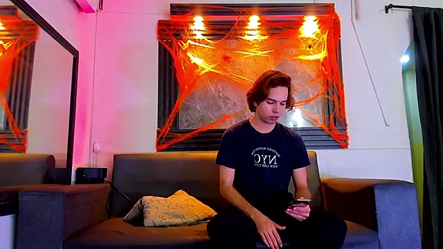 Snapshot of liam_genner_ chatting on October 30, 2025, 7:58 pm liam genner online show from October 30, 2025, 7:58 pm