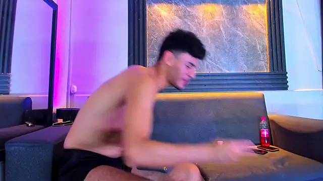 Snapshot of liam_genner_ chatting on November 12, 2025, 8:30 pm liam genner online show from November 12, 2025, 8:30 pm