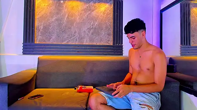 Snapshot of liam_genner_ chatting on November 20, 2025, 9:03 pm liam genner online show from November 20, 2025, 9:03 pm