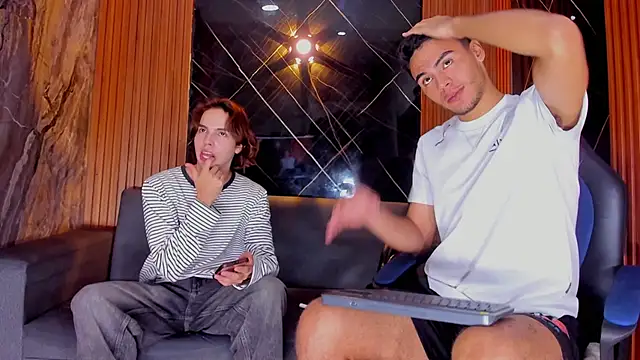 Snapshot of liam_genner_ chatting on December 13, 2025, 8:14 pm liam genner online show from December 13, 2025, 8:14 pm