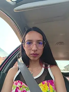 Katalleya jyj online show from December 15, 2025, 5:39 pm