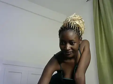 Snapshot of thicky_anncy chatting on December 15, 2024, 1:35 am thicky anncy online show from December 15, 2024, 1:35 am
