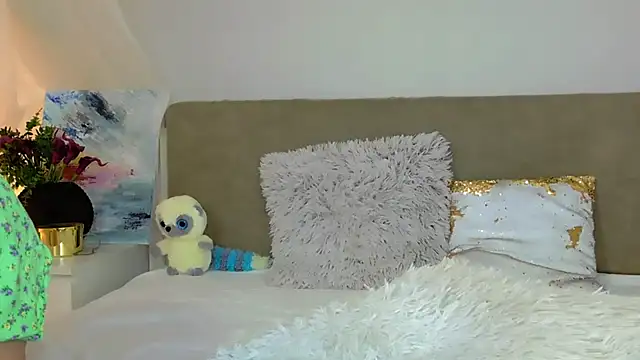 Snapshot of LuisaSin chatting on December 2, 2025, 7:14 am LuisaSin online show from December 2, 2025, 7:14 am