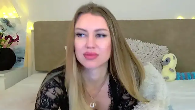 Snapshot of LuisaSin chatting on February 23, 2026, 7:50 am LuisaSin online show from February 23, 2026, 7:50 am