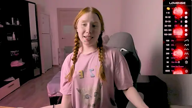 CallMeEffy1 online show from August 2, 2026, 9:24 pm