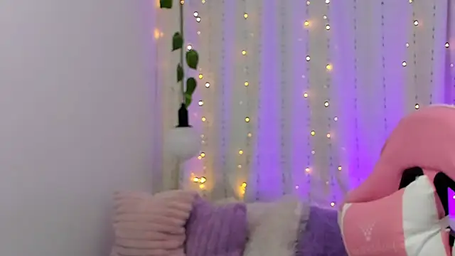 Snapshot of veronicaxx69 chatting on March 8, 2025, 4:01 am veronicaxx69 online show from March 8, 2025, 4:01 am