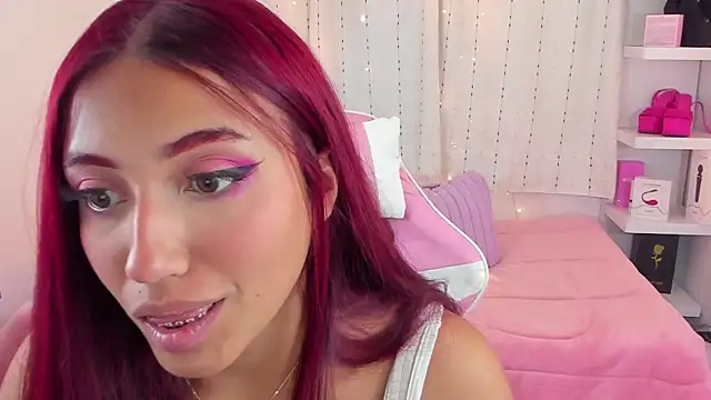 Snapshot of veronicaxx69 chatting on September 24, 2025, 2:04 am veronicaxx69 online show from September 24, 2025, 2:04 am