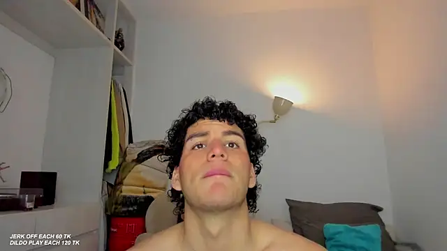 Snapshot of Curlblue chatting on October 29, 2025, 11:34 am Curlblue online show from October 29, 2025, 11:34 am