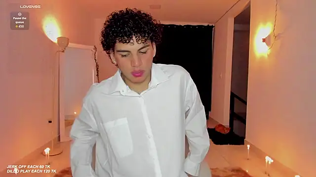 Snapshot of Curlblue chatting on October 30, 2025, 3:30 am Curlblue online show from October 30, 2025, 3:30 am