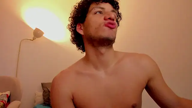 Snapshot of Curlblue chatting on November 16, 2025, 5:02 am Curlblue online show from November 16, 2025, 5:02 am