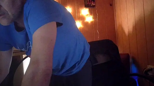 Lia Y PatrickX online show from November 18, 2025, 3:27 pm