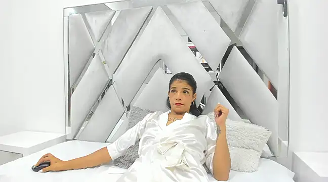 Snapshot of Hellen__4master chatting on January 25, 2025, 5:40 pm Hellen 4master online show from January 25, 2025, 5:40 pm