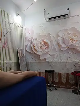 zizi public online show from May 19, 2026, 1:56 am