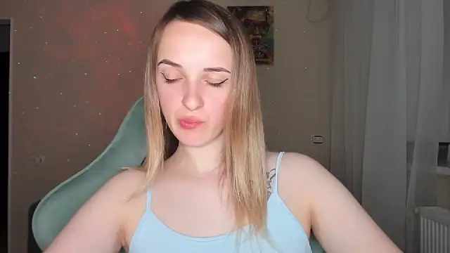 Snapshot of RouseReed chatting on April 14, 2026, 8:48 pm RouseReed online show from April 14, 2026, 8:48 pm