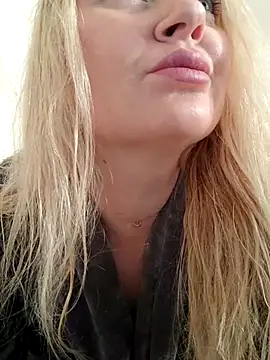 LadyLolyPop  online show from April 28, 2026, 1:37 am