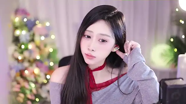Snapshot of SleepArtist chatting on January 3, 2025, 1:58 pm SleepArtist online show from January 3, 2025, 1:58 pm