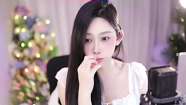 Snapshot of SleepArtist chatting on January 4, 2025, 9:54 am SleepArtist online show from January 4, 2025, 9:54 am