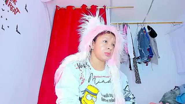 Emily Coper18 online show from November 3, 2025, 6:36 am