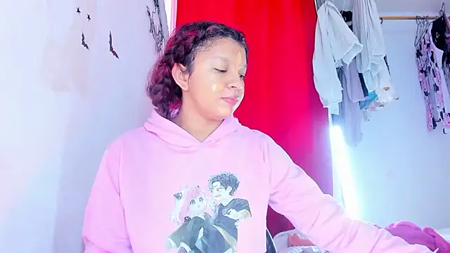 Emily Coper18 online show from December 21, 2025, 1:51 pm