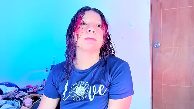 Emily Coper18 online show from May 10, 2026, 2:11 pm