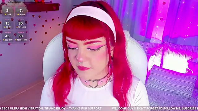 Snapshot of Tiny__Emmy chatting on March 7, 2025, 3:07 pm Tiny Emmy online show from March 7, 2025, 3:07 pm