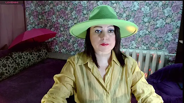 Julia-ru online show from May 14, 2026, 8:04 pm