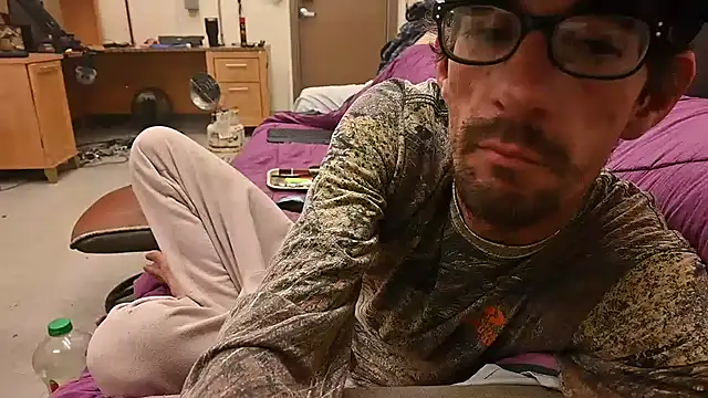 Snapshot of joeiandola chatting on December 29, 2024, 12:09 am joeiandola online show from December 29, 2024, 12:09 am