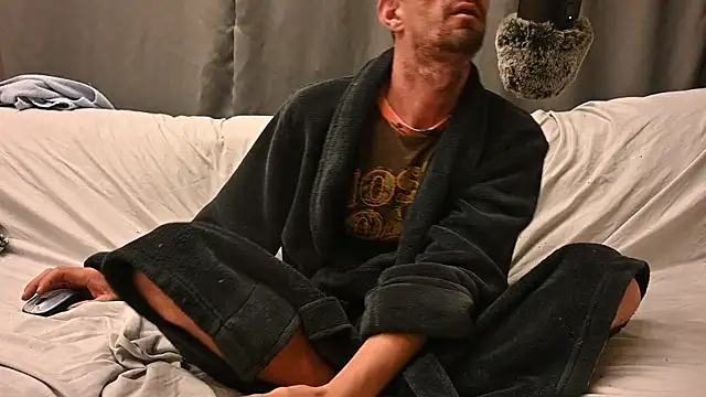 Snapshot of joeiandola chatting on September 30, 2025, 4:23 pm joeiandola online show from September 30, 2025, 4:23 pm