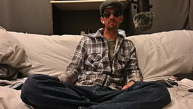 Snapshot of joeiandola chatting on October 16, 2025, 5:25 pm joeiandola online show from October 16, 2025, 5:25 pm