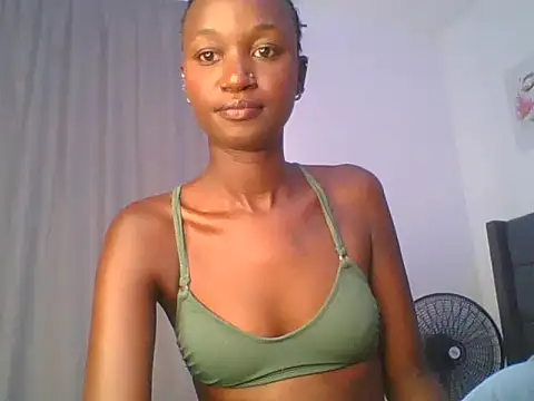 Snapshot of MissLilly1 chatting on January 16, 2026, 4:38 am MissLilly1 online show from January 16, 2026, 4:38 am