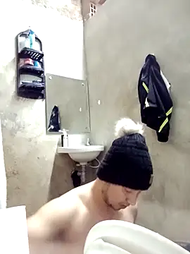 Snapshot of Fabi_1986 chatting on December 4, 2025, 10:02 am Fabi 1986 online show from December 4, 2025, 10:02 am