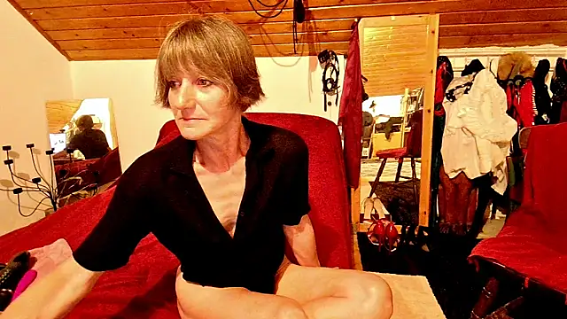 Hot Colettte online show from June 3, 2026, 7:41 pm